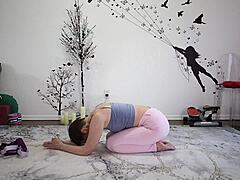 Yogainstruktörers fetisch för håriga fittor avslöjad i lektion 370