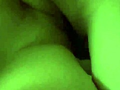 Обръсната вагина и сперма на скрита камера с аматьорска съпруга