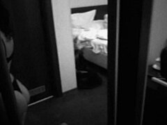 Anna, egy orosz MILF, szop egy nagy péniszt a szállodai szobában