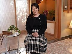 Mina Matsuokas, en gift kvinne, får sin første titt og creampie
